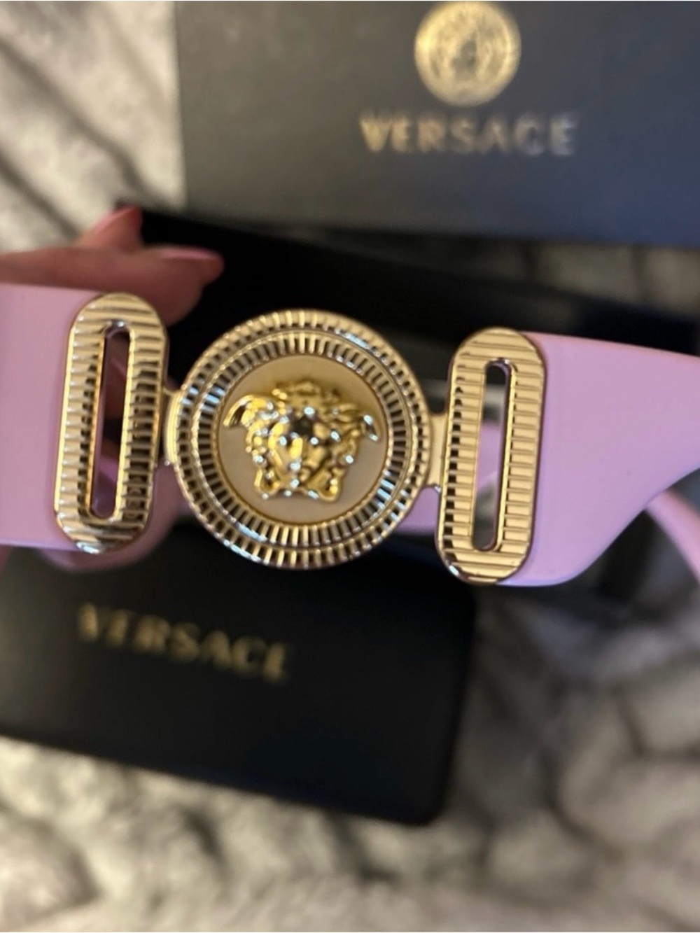 Versace Authentic Maxi Medusa
Biggie Pink and Gold unisex sunglasses VE4425u - Picture 2 of 12